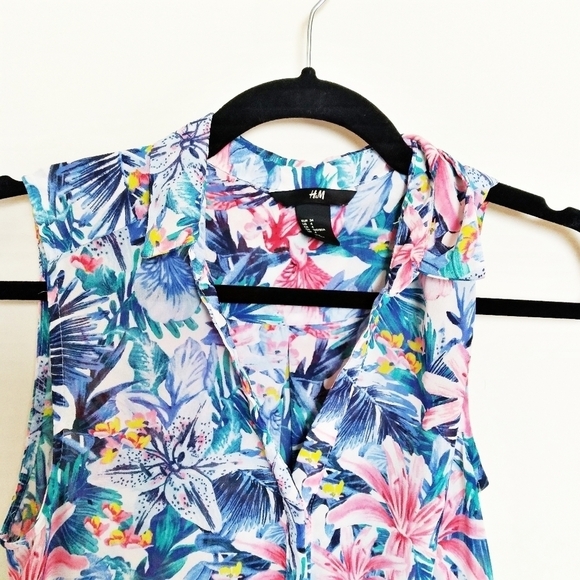 H & M Blue and Pink Tropical Floral Print Sleeveless Blouse Size 4 - Picture 3 of 9